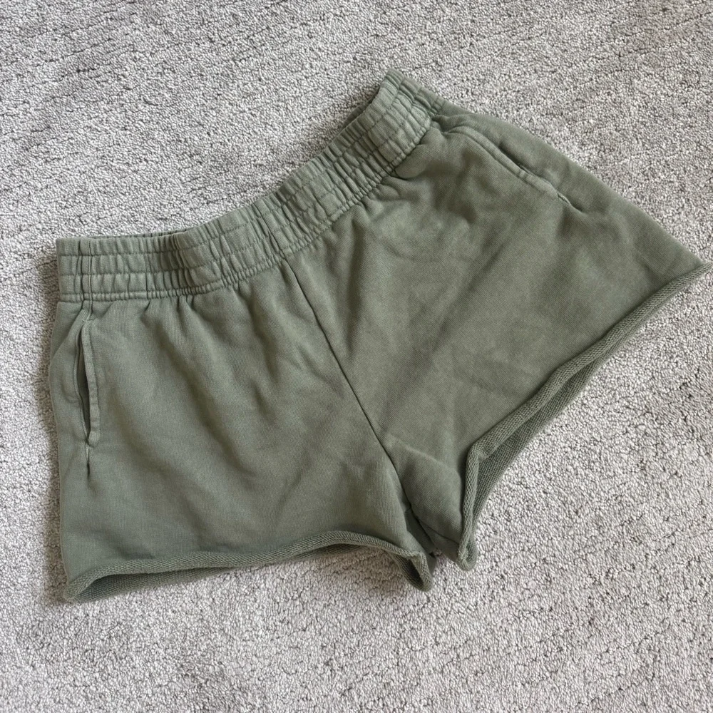 2/$20 Offline by Aerie Throwback Fleece Short in Olive Fun size M - Picture 3 of 9